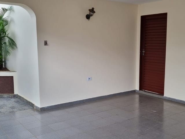 Casa com 300m² 3 quartos e 4 banheiros, para alugar, no bairro Jardim São Jorge em São João da Boa Vista