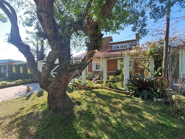 Casa 5 quartos e 3 banheiros, à venda, no bairro Laranjal em Pelotas