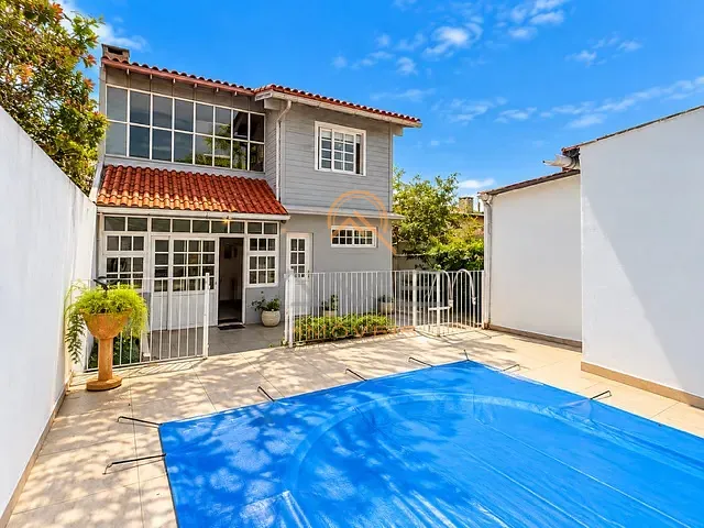 Casa 5 quartos e 3 banheiros, à venda, no bairro Laranjal em Pelotas