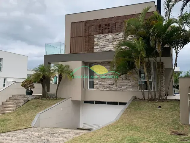 Casa com 712m² 4 quartos e 4 banheiros, à venda, no bairro Morro das Pedras em Florianópolis