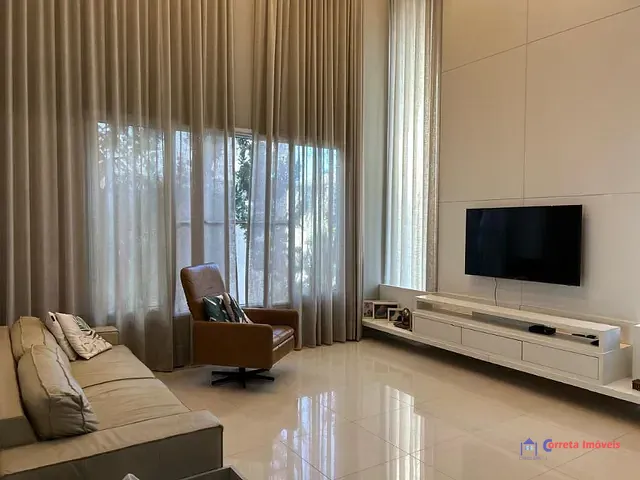 Casa à venda, no bairro Ipê em Três Lagoas