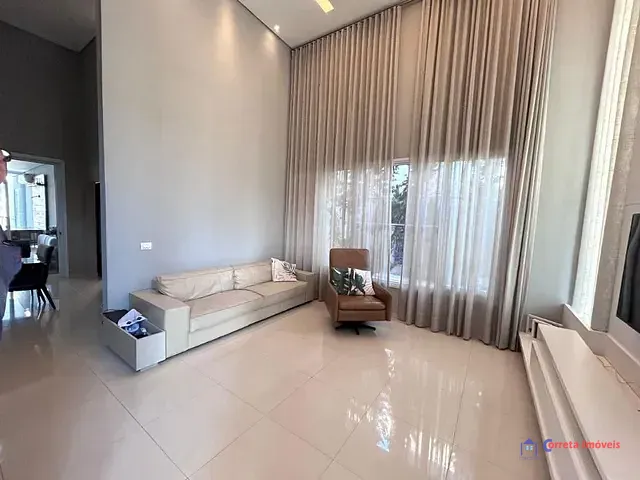 Casa à venda, no bairro Ipê em Três Lagoas