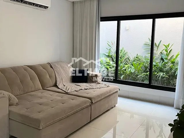 Casa com 250m² 3 quartos e 5 banheiros, à venda, no bairro Loteamento Salvador Costa Marques em Cuiabá