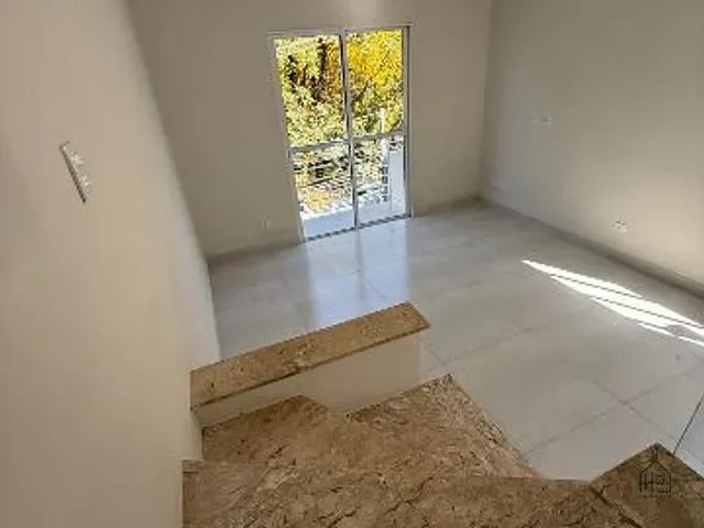 Casa com 160m² 3 quartos e 2 banheiros, à venda, no bairro Barro Branco em Cotia