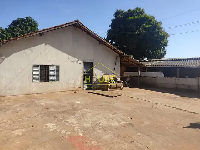 Casa com 315m² 2 quartos e 1 banheiro, à venda, no bairro Estação em Votuporanga