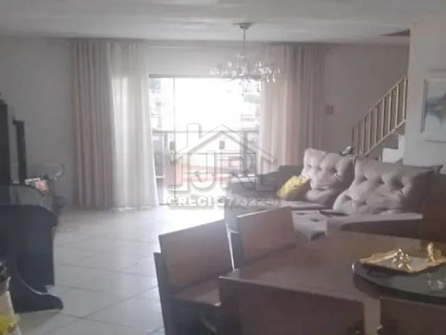 Casa com 125m² 3 quartos e 2 banheiros, à venda, no bairro Jardim Zaira em Mauá