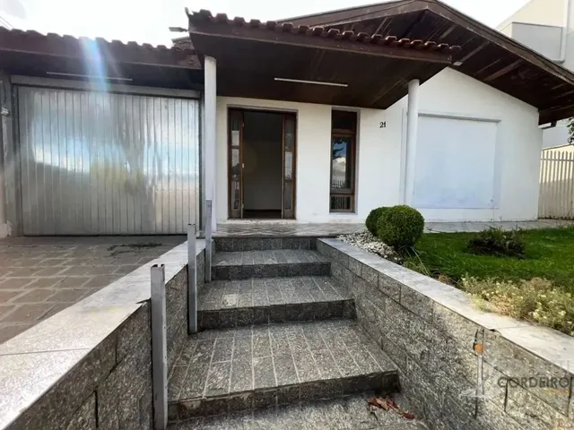 Casa com 381m², à venda, no bairro Tingui em Curitiba
