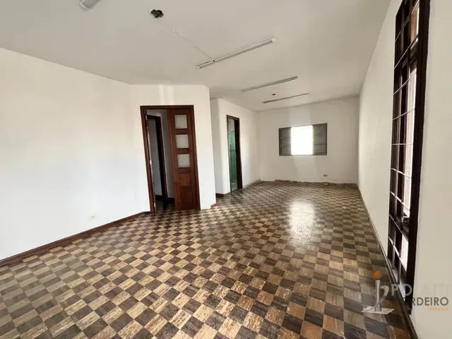 Casa com 381m², à venda, no bairro Tingui em Curitiba