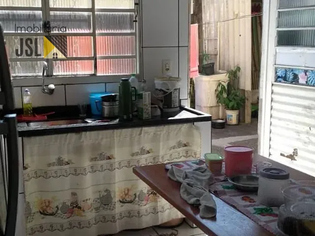 Casa com 225m² 3 quartos e 2 banheiros, à venda, no bairro Vila Menino Jesus em Caçapava