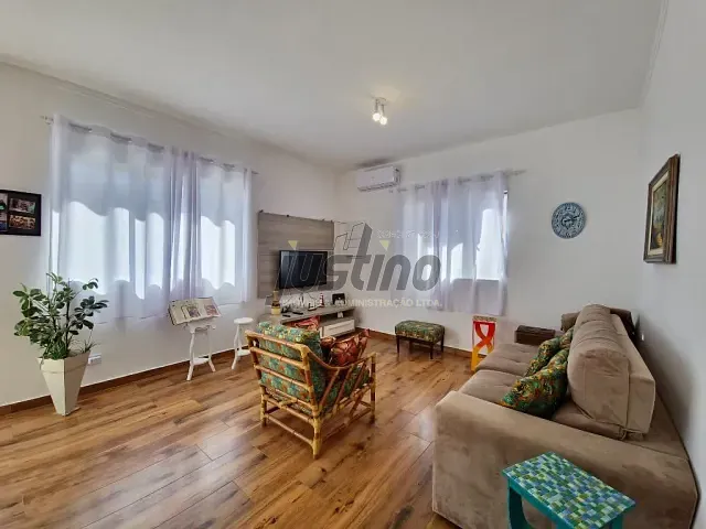 Casa com 313m² 5 quartos e 1 banheiro, à venda, no bairro Centro em Itanhaém