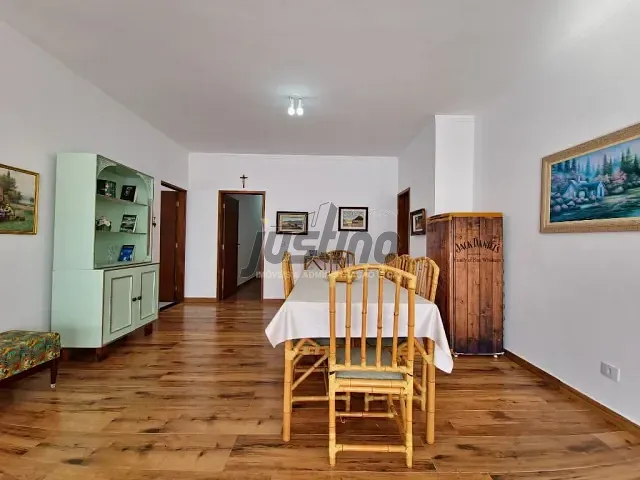 Casa com 313m² 5 quartos e 1 banheiro, à venda, no bairro Centro em Itanhaém