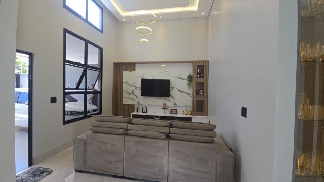 Casa 3 quartos e 3 banheiros, à venda, no bairro Jardim Alvorada em Maringá