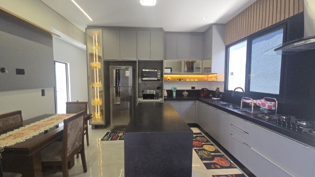 Casa 3 quartos e 3 banheiros, à venda, no bairro Jardim Alvorada em Maringá