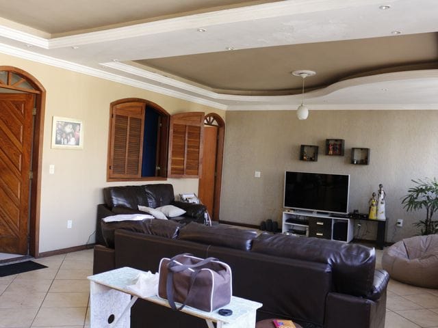Casa com 320m² 4 quartos e 3 banheiros, à venda, no bairro Itatiaia em Belo Horizonte