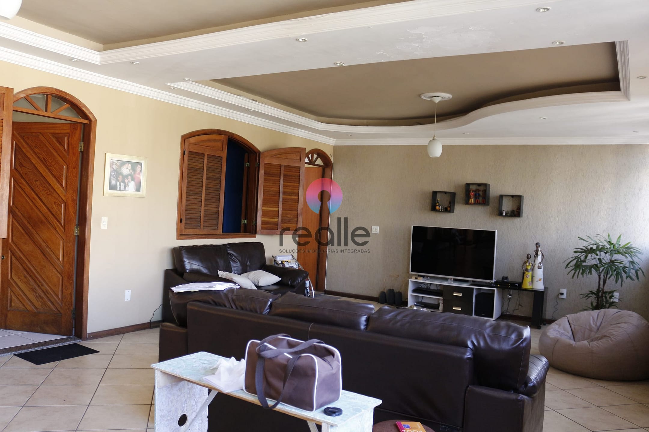 Casa, 4 quartos, 320 m² - Foto 1