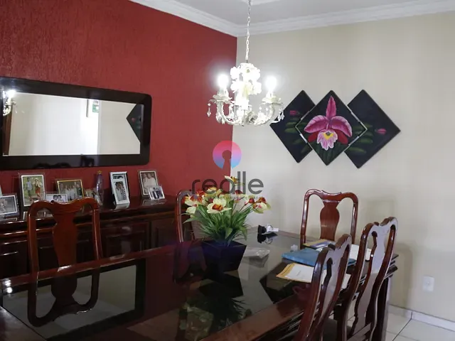 Casa com 320m² 4 quartos e 3 banheiros, à venda, no bairro Itatiaia em Belo Horizonte