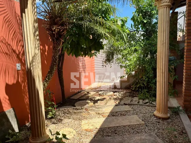 Casa com 300m² 3 quartos e 2 banheiros, à venda, no bairro Residencial Parque Granja Cecília A em Bauru