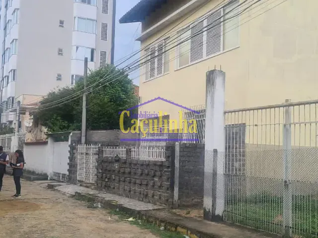 Casa com 1m² 3 quartos e 2 banheiros, à venda, no bairro Centro em Barra do Piraí