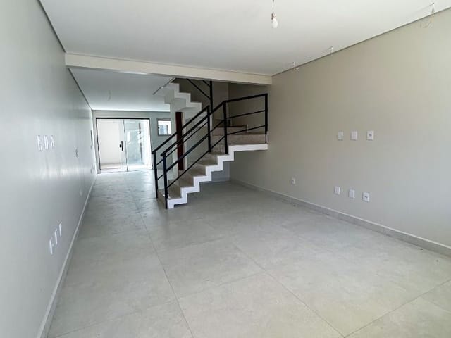 Casa com 100m² 3 quartos e 2 banheiros, à venda, no bairro Jardim Vitória em Macaé