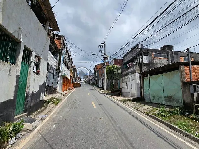 Casa 2 quartos e 1 banheiro, à venda, no bairro Jardim Margareth em Suzano