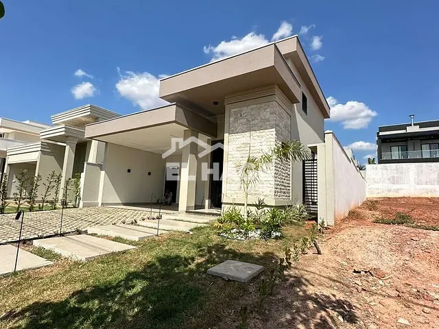 Casa com 306m² 3 quartos e 5 banheiros, à venda, no bairro Jardim Imperial em Cuiabá