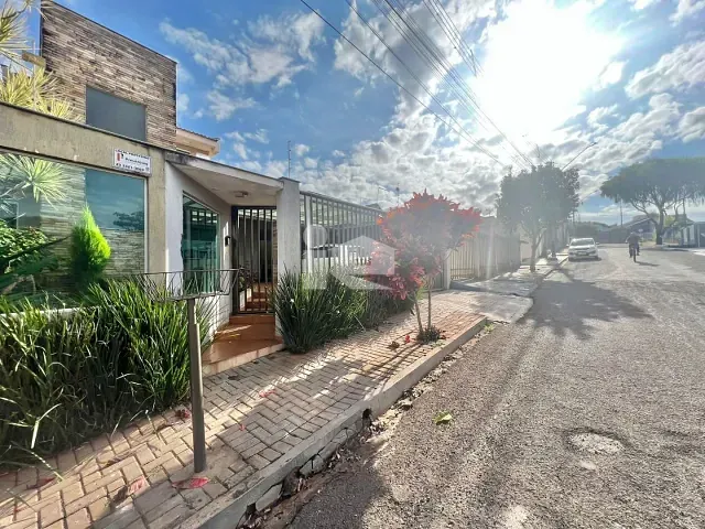 Casa com 364m² 3 quartos e 3 banheiros, à venda, no bairro Jardim Santa Monica em Rolândia