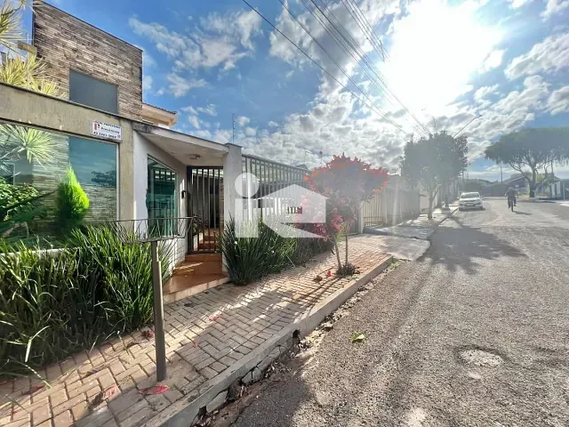 Casa com 364m² 3 quartos e 3 banheiros, à venda, no bairro Jardim Santa Monica em Rolândia