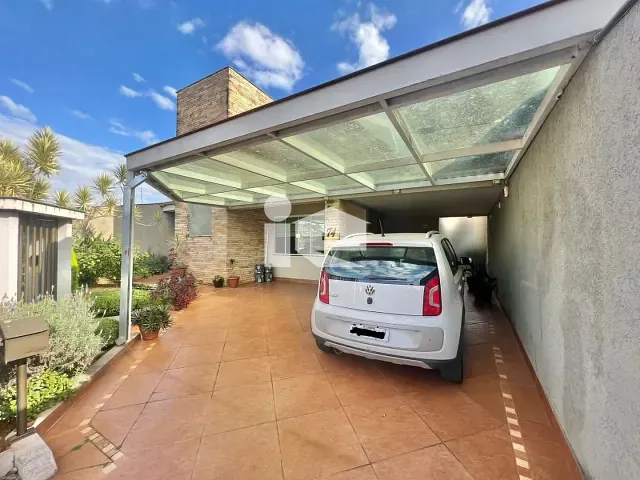 Casa com 364m² 3 quartos e 3 banheiros, à venda, no bairro Jardim Santa Monica em Rolândia