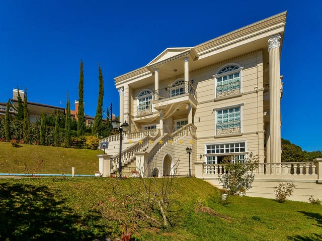 Casa com 3848m² 6 quartos e 12 banheiros, à venda, no bairro Vista Alegre em Curitiba