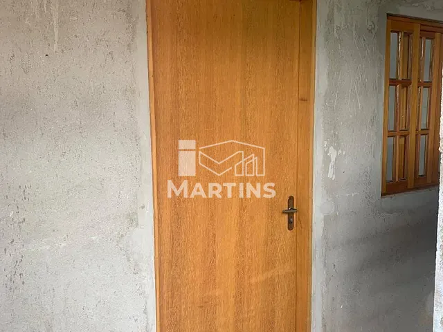 Casa 2 quartos e 1 banheiro, para alugar, no bairro Jardim Sílvia em Embu das Artes