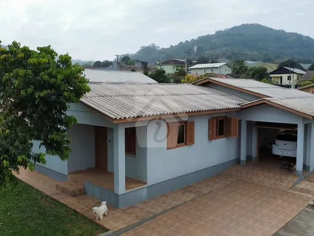 Casa com 110m² 3 quartos e 1 banheiro, à venda, no bairro Canabarro em Teutônia