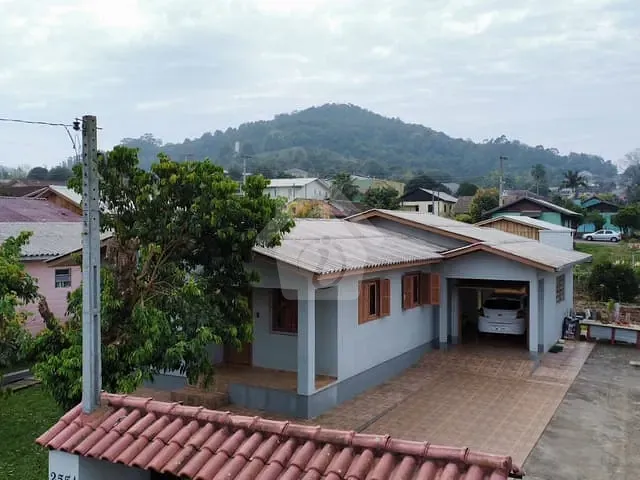 Casa com 110m² 3 quartos e 1 banheiro, à venda, no bairro Canabarro em Teutônia