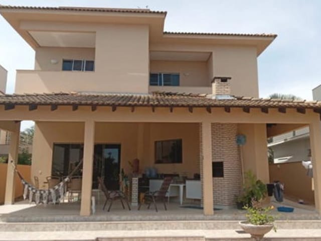 Casa com 462m² 5 quartos e 5 banheiros, à venda, no bairro Condomínio Florais Cuiabá Residencial em Cuiabá