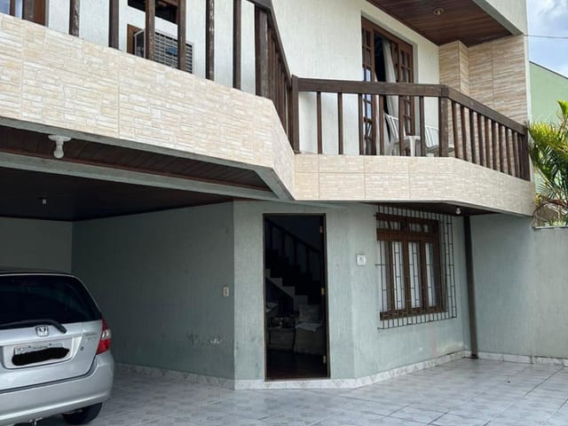 Casa com 360m² 3 quartos e 2 banheiros, à venda, no bairro Guaira em Curitiba