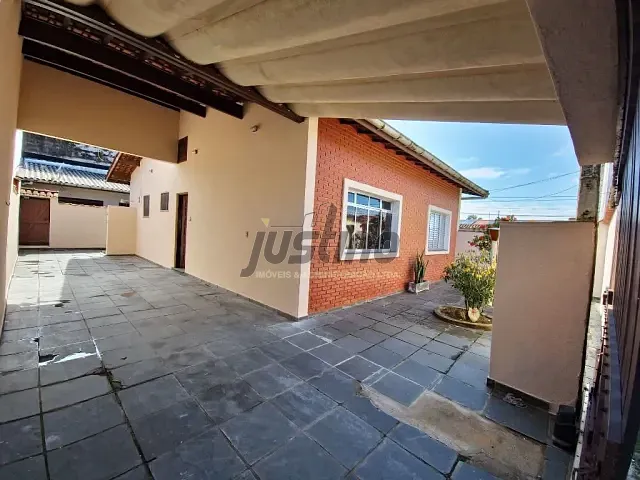 Casa com 200m² 2 quartos e 2 banheiros, à venda, no bairro Belas Artes em Itanhaém