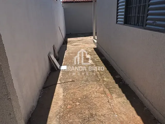 Casa 2 quartos e 1 banheiro, à venda, no bairro Setor Central em Guapó