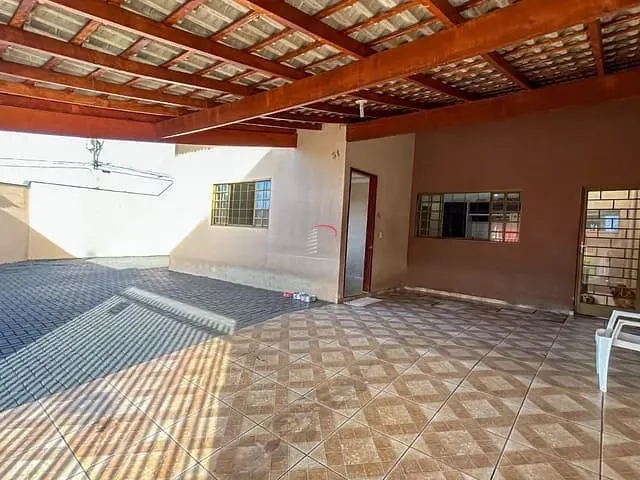 Casa com 200m² 3 quartos e 3 banheiros, à venda, no bairro Conjunto Habitacional José Garcia Molina em Londrina