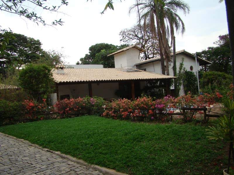 Casa de 4 quartos, 4 suíte, 9 vagas de garagem, Bandeirantes (Pampulha), Belo Horizonte, MG. Ligue agora e venha realizar seu sonho de morar bem. Lugar lindo. miniatura 2
