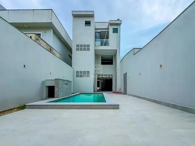 Casa 3 quartos e 2 banheiros, à venda, no bairro Jardim Belvedere em Volta Redonda