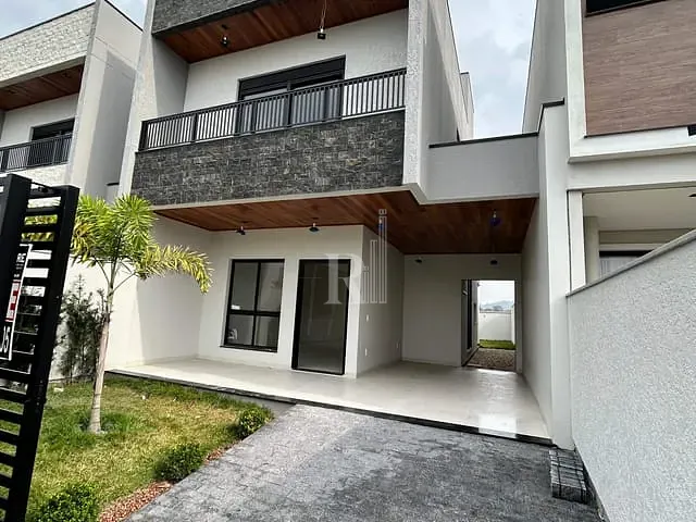 Casa 3 quartos e 2 banheiros, à venda, no bairro Areias em Tijucas