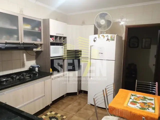Casa com 429m² 3 quartos e 3 banheiros, à venda, no bairro Novo Jardim Pagani em Bauru