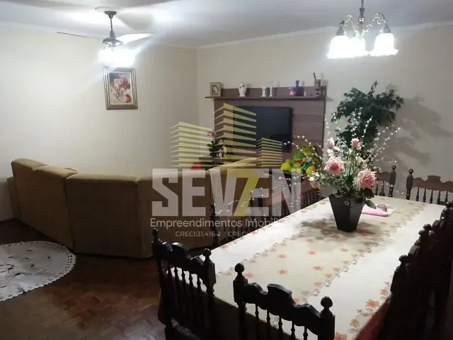 Casa com 429m² 3 quartos e 3 banheiros, à venda, no bairro Novo Jardim Pagani em Bauru