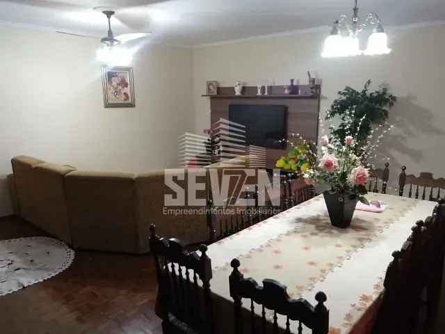 Casa com 429m² 3 quartos e 3 banheiros, à venda, no bairro Novo Jardim Pagani em Bauru