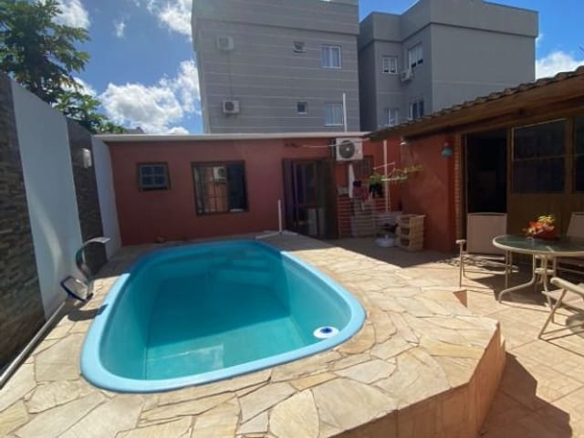 Casa com 300m² 3 quartos e 3 banheiros, à venda, no bairro Areal em Pelotas