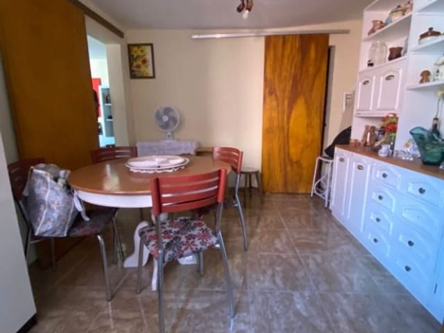 Casa com 300m² 3 quartos e 3 banheiros, à venda, no bairro Areal em Pelotas