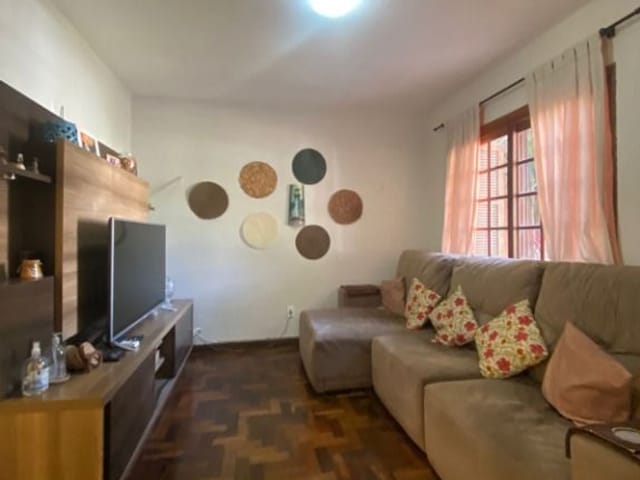 Casa com 300m² 3 quartos e 3 banheiros, à venda, no bairro Areal em Pelotas