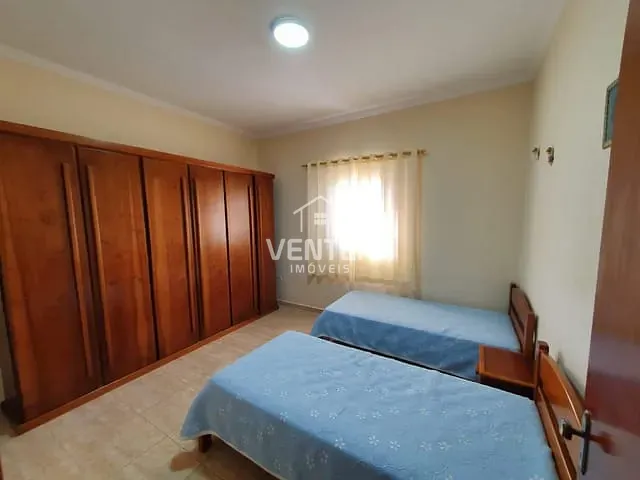 Casa com 335m² 3 quartos e 3 banheiros, à venda, no bairro Residencial Portal da Mantiqueira em Taubaté