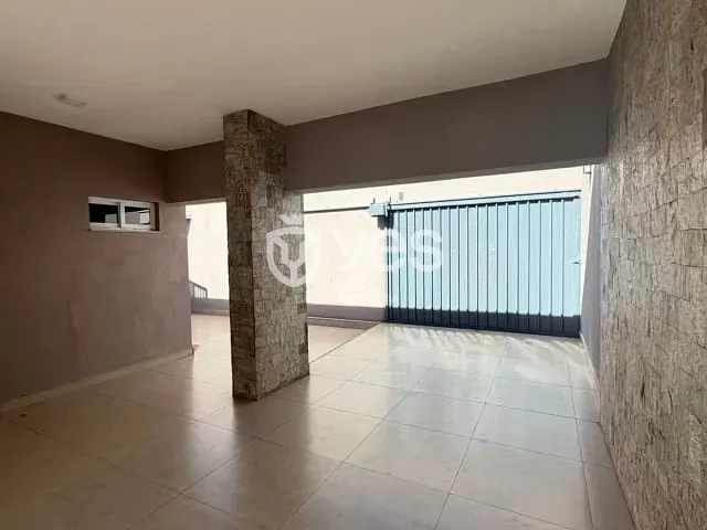 Casa 3 quartos e 3 banheiros, para alugar, no bairro Centro em Araxá