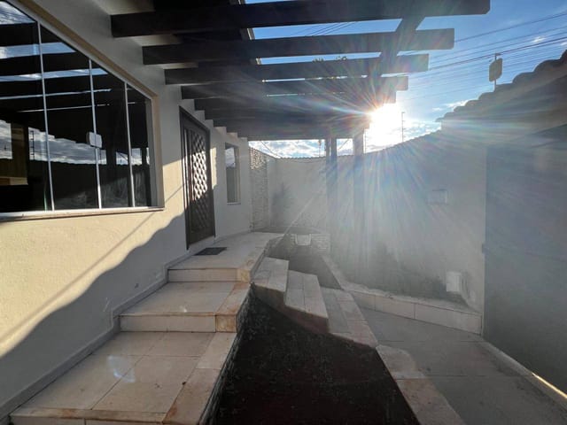 Casa 3 quartos e 2 banheiros, para alugar, no bairro Residencial Santa Rita II em Pouso Alegre