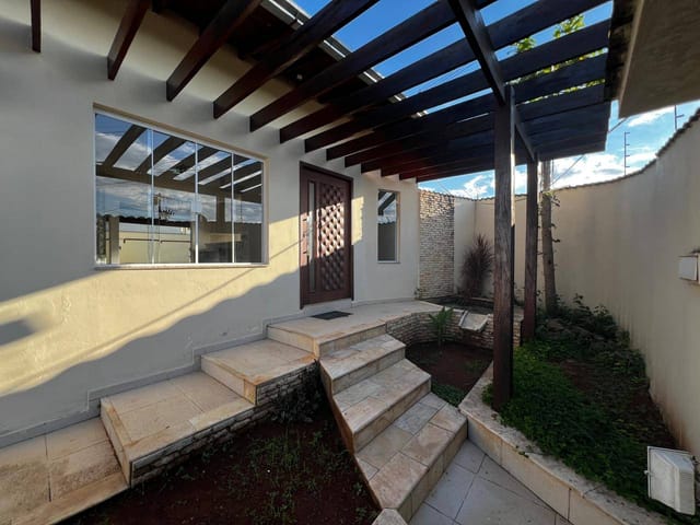Casa 3 quartos e 2 banheiros, para alugar, no bairro Residencial Santa Rita II em Pouso Alegre
